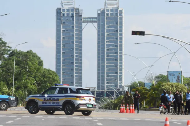 محادثات باكستان على خيط هدنة هش…وخلافات تتصاعد