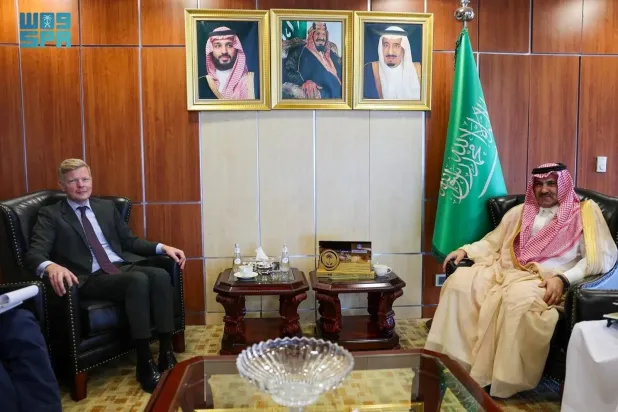 آل جابر وغروندبرغ يبحثان ملف المحتجزين في اليمن