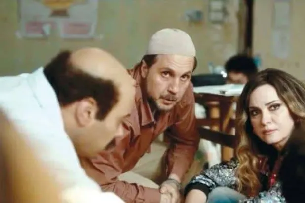 كيف يؤثر «الإغلاق المبكر» على صناعة السينما في مصر؟