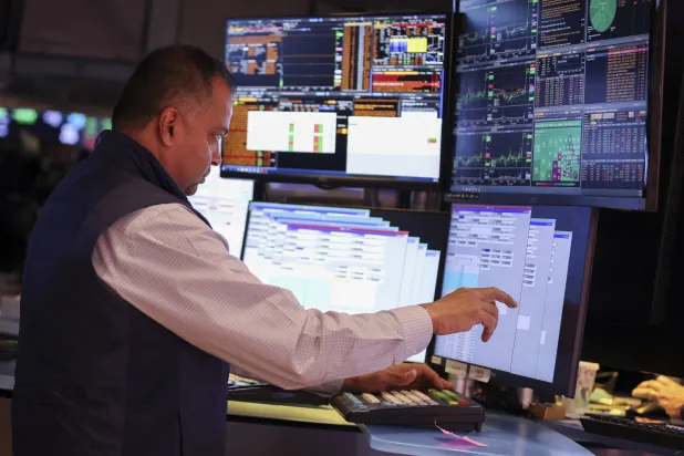 تفاؤل الهدنة يقفز بتدفقات الأسهم العالمية إلى الضعف تقريباً