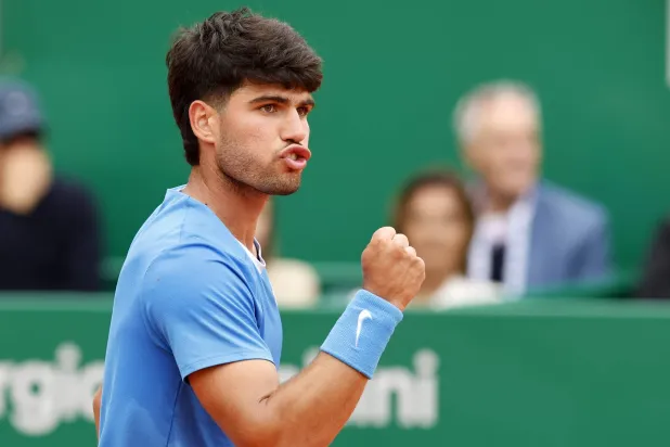 «دورة مونت كارلو»: ألكاراس إلى نصف النهائي