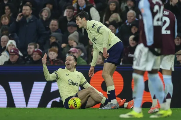 مويس عن مستقبل غريليش مع إيفرتون: لن أقول شيئاً الآن