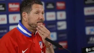 سيميوني يتجاهل شكوى برشلونة في «دوري الأبطال»