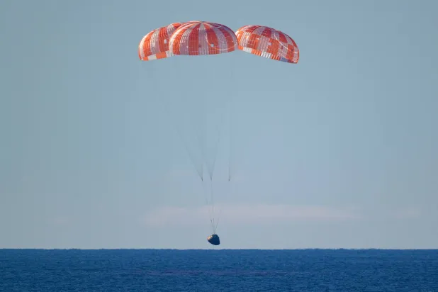 هبوط طاقم «أرتميس 2» بعد أول تحليق حول سطح القمر منذ أكثر من 50 عاماً