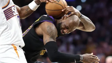 «إن بي إيه»: ليبرون جيمس رابع لاعب يصل إلى «12 ألف تمريرة حاسمة»