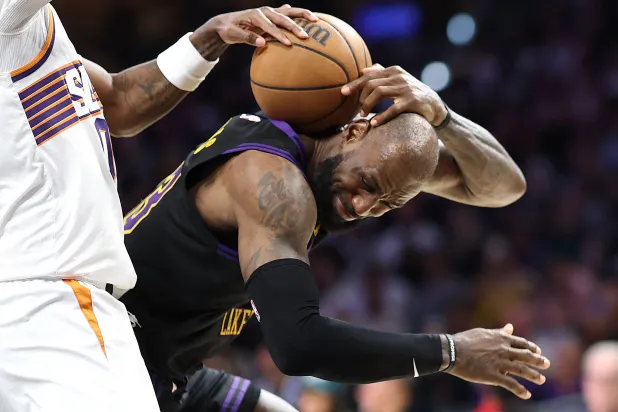 «إن بي إيه»: ليبرون جيمس رابع لاعب يصل إلى «12 ألف تمريرة حاسمة»