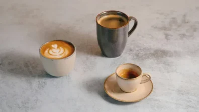 4 مشروبات دافئة تُرطّب الجسم بفاعلية تُقارب الماء