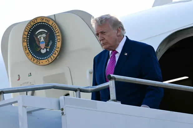 ترمب يروج لـ«طفرة» الطاقة: نحن بانتظار العالم في موانئنا