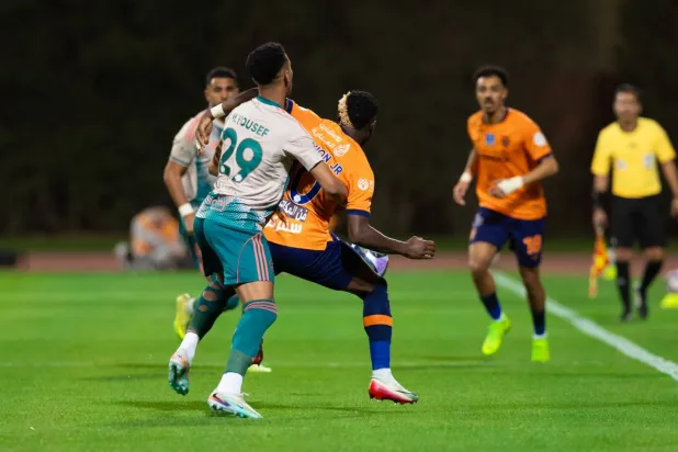 «الصافرة السعودية» بين الثقة «المونديالية» واتهامات الأندية المحلية