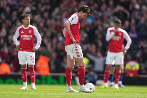 سباق الدوري الإنجليزي يشتعل مجدداً بعد سقوط آرسنال