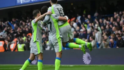 «البريميرليغ»: مان سيتي يضغط على آرسنال بثلاثية في تشيلسي