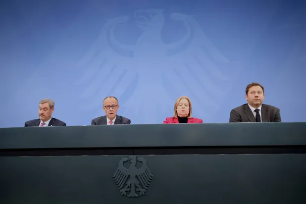 ألمانيا تقر حزمة بـ1.9 مليار دولار لتخفيف أسعار الوقود وإنهاء الخلاف الائتلافي