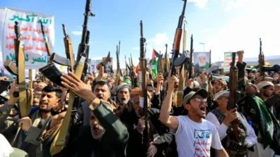 العليمي يطالب بردع حازم لإنهاء خطر الحوثيين وإيران