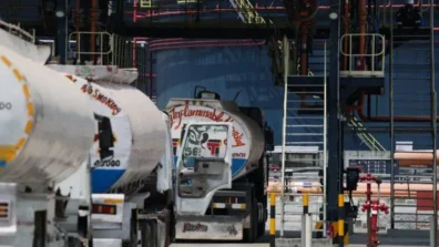 نيجيريا تطلب دعماً دولياً مع تعقُّد الإصلاحات بفعل ارتفاع أسعار الوقود