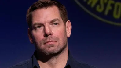 استقالة نائبَين أميركيَين فيما يواجه اثنان آخران احتمال الطرد من الكونغرس