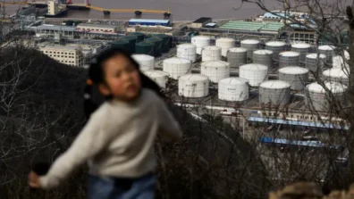 تباطؤ الصادرات الصينية تحت وطأة الاضطرابات في الشرق الأوسط