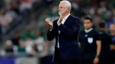 أرنولد يؤجل القرار بشأن مستقبله مع العراق إلى ما بعد كأس العالم