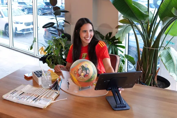 ليلي كانترو تستعد لخطف الأضواء في كأس العالم 2026 بأعمالها الفنية