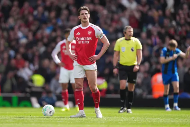 رايس يفاقم مخاوف الإصابات لدى آرسنال قبل مواجهة سبورتنغ