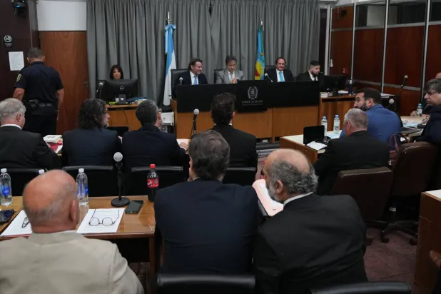 بدء محاكمة جديدة بشأن وفاة مارادونا في الأرجنتين