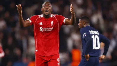 كوناتيه غاضب من عدم احتساب ركلة جزاء لليفربول أمام سان جيرمان