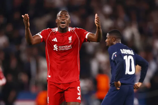 كوناتيه غاضب من عدم احتساب ركلة جزاء لليفربول أمام سان جيرمان