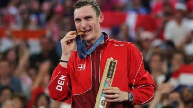 بطل «الريشة الطائرة» الأولمبي أكسلسن يعلن اعتزاله