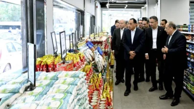 مصر: صعود الدولار يرفع الأسعار لكن انخفاضه لا يعني هبوطها