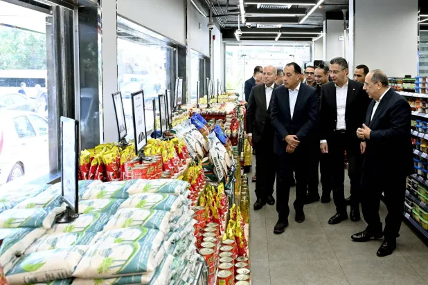 مصر: صعود الدولار يرفع الأسعار لكن انخفاضه لا يعني هبوطها