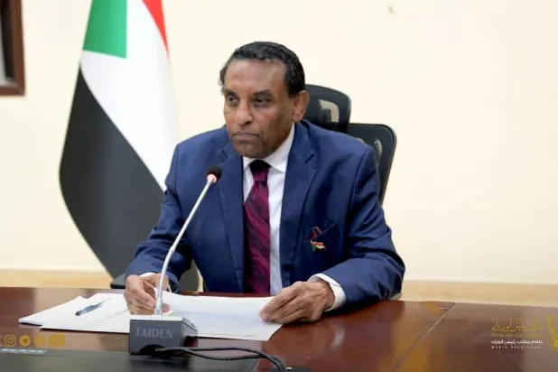 رئيس الوزراء السوداني: لسنا معنيين بمخرجات مؤتمر برلين