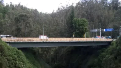 14 قتيلاً إثر سقوط حافلة في وادٍ بالإكوادور