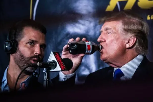 «كما تقضي على العشب»… ترمب يرى المشروبات الغازية الدايت علاجاً للسرطان