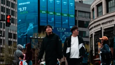 «الأسهم» الصينية تنتعش مع نمو يفوق التوقعات