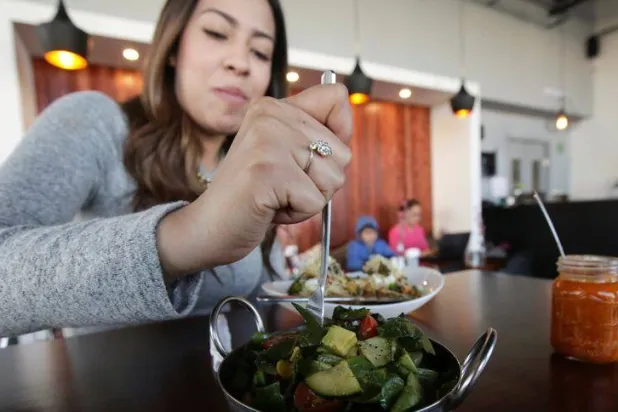 تناول نفس الوجبات يومياً قد يساعدك على فقدان الوزن