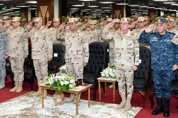 الجيش المصري يوصي عناصره بالحذر في التعامل مع وسائل التواصل