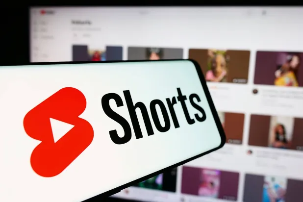 هل تسعى «يوتيوب» إلى تقليص حضور «شورتس»؟