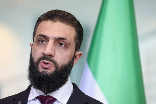 الرئيس السوري يبحث مع عبدي وأحمد استكمال عملية الدمج وإعلان حل «قسد»