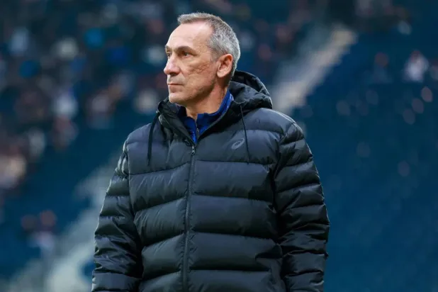 اليوناني دونيس في مفاوضات لتدريب المنتخب السعودي