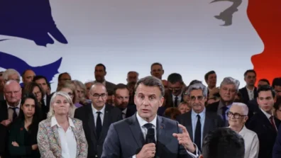 ماكرون يُعرب عن قلقه من أن يُهدد استمرار العمليات العسكرية الهدنة في لبنان