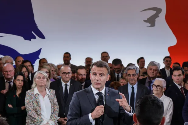 ماكرون يُعرب عن قلقه من أن يُهدد استمرار العمليات العسكرية الهدنة في لبنان