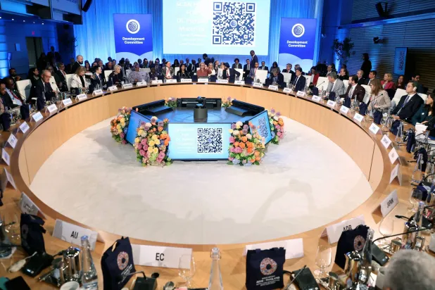 صندوق النقد والبنك الدوليان يعلنان استئناف تعاملاتهما مع فنزويلا