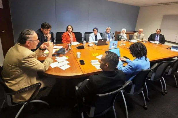 الحكومة اليمنية تعزّز الشراكات الدولية لدعم الاقتصاد والخدمات