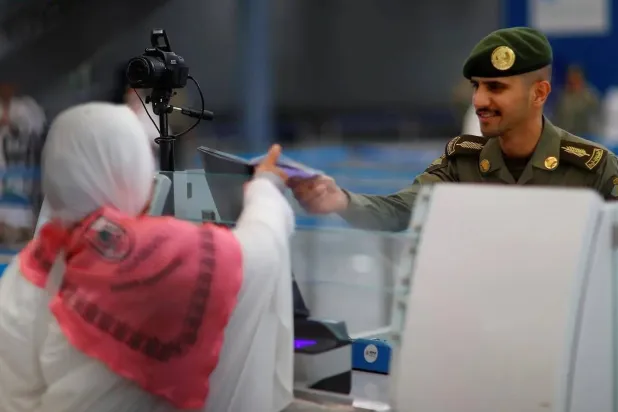 السعودية تبدأ استقبال طلائع الحجاج