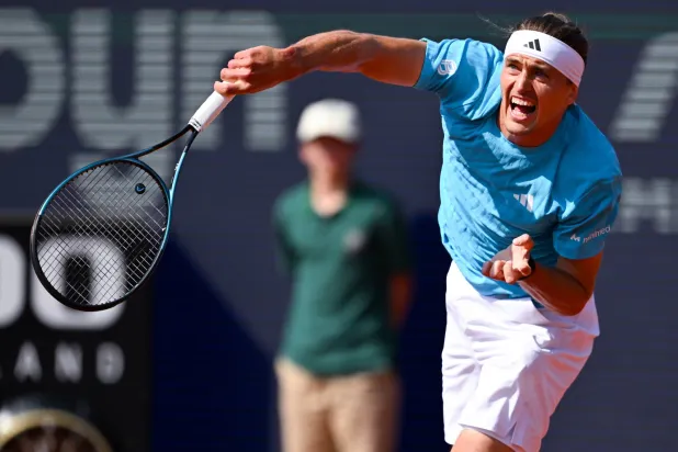 ريمونتادا تقود زفيريف إلى نصف نهائي دورة ميونيخ