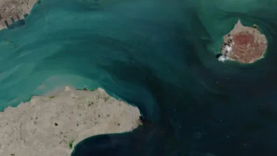 إيران تعيد إغلاق «هرمز»… وتتهم أميركا بـ«انتهاك اتفاق»