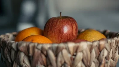 التفاح أم البرتقال: أيهما أفضل لضبط سكر الدم؟