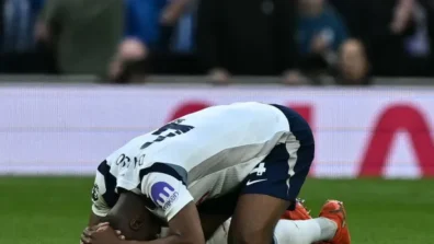 الدوري الإنجليزي: تعادل قاتل يبقي توتنهام في دائرة الهبوط