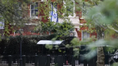 شرطة لندن: لا مواد خطرة ضمن أغراض عُثر عليها قرب سفارة إسرائيل