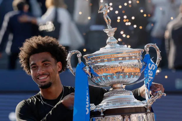 دورة برشلونة: فيس يتوّج بلقبه الأول بعد عام ونصف