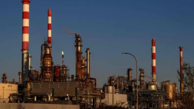 النفط يرتفع 5 % مع تجدد التوتر بين الولايات المتحدة وإيران